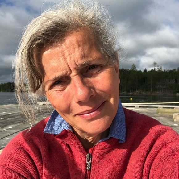 Meet your Posher, Lisa - Picture 2 of 2